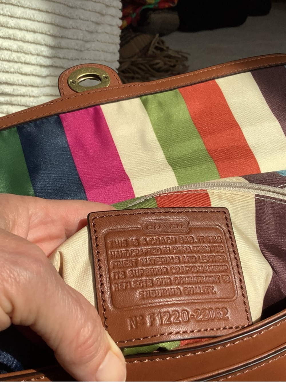 COACH Legacy Willis cognac bag.  Signs of use on leather, clean lining. - Picture 3 of 13